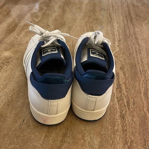 Adddidas Superstar - Picture 2 of 3